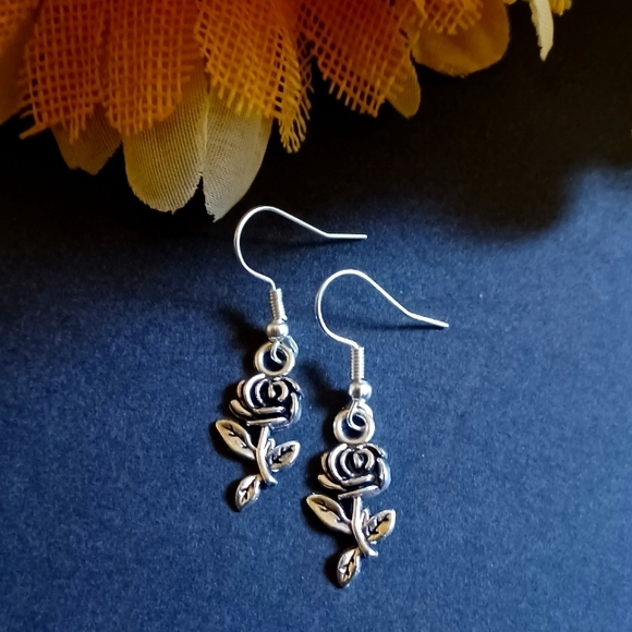 Dainty Silver Rose Handmade Earrings - Picture 1 of 2